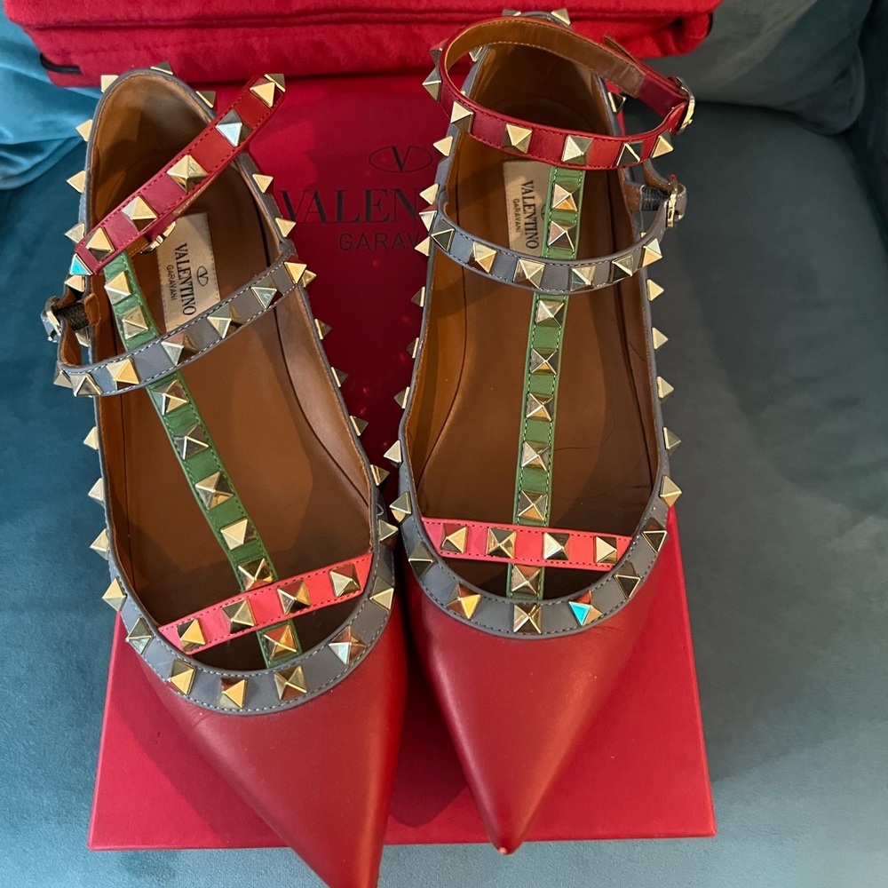 —SOLD—Authentic Valentino studded flat shoes 37